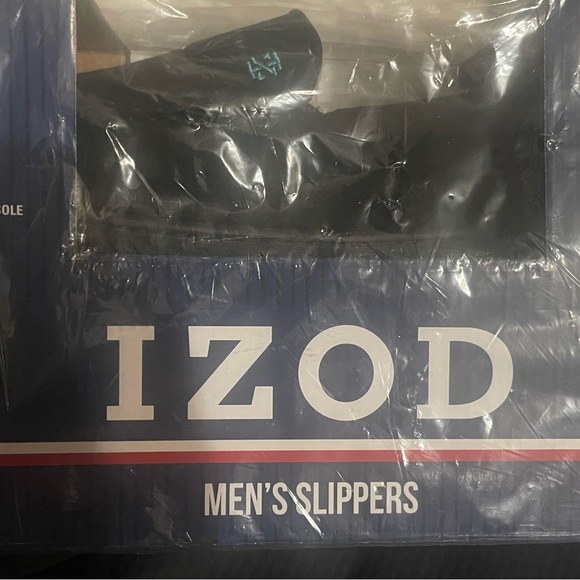 IZOD Men's Black Slippers! New in original packaging. - Picture 2 of 4